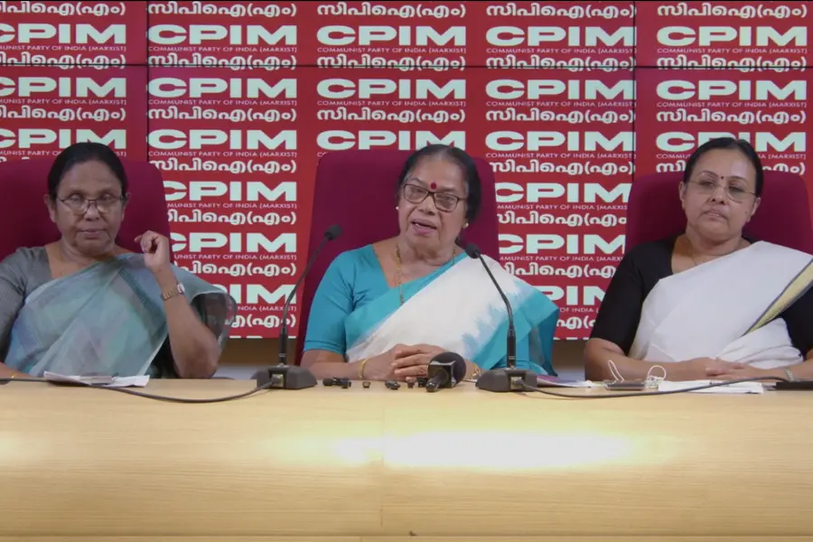 ആരോഗ്യവകുപ്പ് നിസ്സാരമെന്ന മട്ടിലാണ് മുരളീധരനുള്ളത്, മന്ത്രി സ്ഥാനത്ത് തുടരാൻ അർഹത ഇല്ല; വിമർശനവുമായി മുൻ ആരോഗ്യമന്ത്രിമാർ