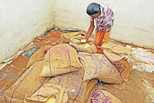 കൊമ്മാടിയിലെ കടകളിൽ വെള്ളംകയറി; അരിയുൾപ്പെടെ നശിച്ചു