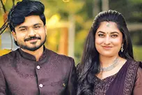 വിവാഹത്തിന് യോഗി ആദിത്യനാഥിനെ ക്ഷണിച്ച് അരുന്ധതിയും രാഹുലും