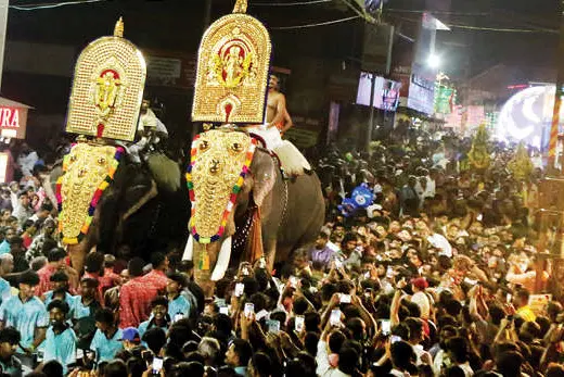 ഐതിഹ്യരഥ ഘോഷയാത്ര കാണാൻ ആയിരങ്ങൾ