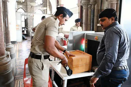 മേയറുടെ ഓഫീസിനും ബച്ചന്റെ വസതിക്കും ബോംബ് ഭീഷണി