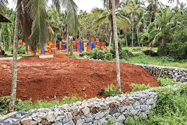 പേരാമ്പ്ര ബൈപ്പാസിന് സമീപത്തെ തണ്ണീർത്തടങ്ങൾ വ്യാപകമായി നികത്തുന്നു