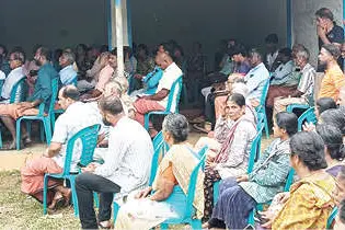മൂന്നാംകടവ്: സുരക്ഷിത പാത ആവശ്യപ്പെട്ട് നാട്ടുകാർ