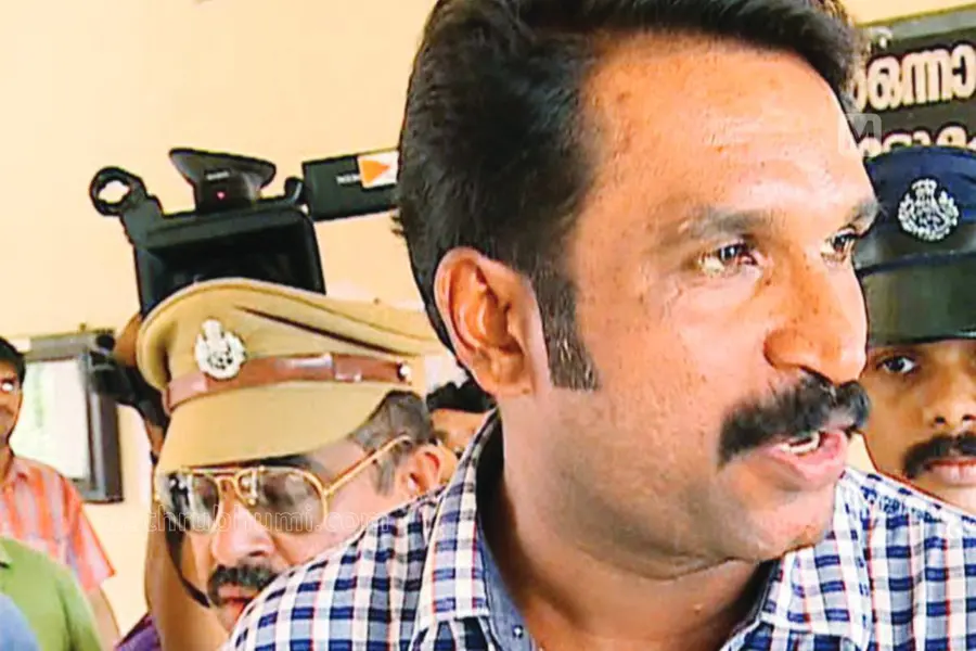 CSR ഫണ്ട് വാഗ്ദാനം; ഡോക്ടറുടെ 23.40 ലക്ഷം തട്ടി, സോളാർ കേസ് പ്രതി ബിജു രാധാകൃഷ്ണൻ ഉൾപ്പെടെ 3 പേരുടെ പേരിൽ കേസ്