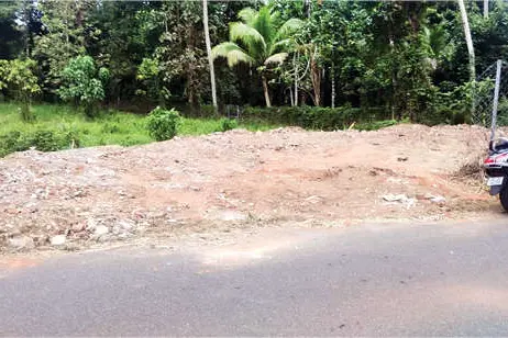 തോട്ടപ്പുഴയിൽ തണ്ണീർത്തടം നികത്തുന്നു