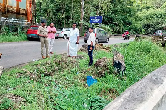പുനലൂർ മുക്കടവിൽക്രാഷ് ബാരിയർ സ്ഥാപിക്കും