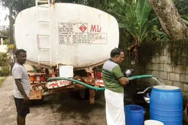 പൈപ്പ് ഇന്റർ ലിങ്ക് ജോലികൾ അതിവേഗം: ടാങ്കർ ലോറികളിൽ ജലവിതരണം തുടങ്ങി