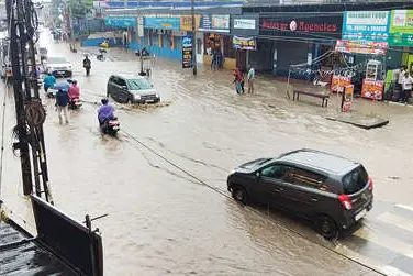ജില്ലയിൽ കനത്തമഴ ഇന്ന് ചുവപ്പുജാഗ്രത