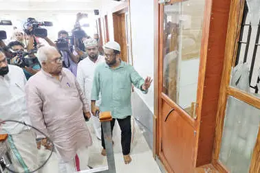 എസ്.കെ.എസ്.എസ്.എഫ്. യോഗത്തിനിടെ സമസ്ത ജില്ലാ ഓഫീസിനുനേരേ ആക്രമണം