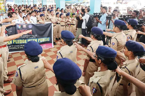 ഓപ്പറേഷൻ തൂഫാൻ: ലഹരിവിരുദ്ധ പ്രതിജ്ഞയും ബോധവത്കരണവും നടത്തി