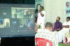 വികസന സ്വപ്നങ്ങൾ പങ്കുവെച്ച് വിദേശരാജ്യങ്ങളിലെ ‘നാട്ടുകാർ’; ചരിത്രം തിരുത്തി കൊല്ലം തേവലക്കരയിൽ ഓൺലൈൻ ഗ്രാമസഭ