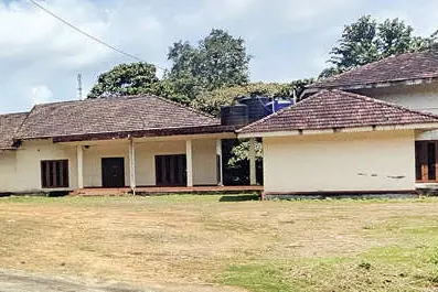 പാറേമാവ് ഡി.ടി.പി.സി. ഹോട്ടൽ രണ്ടുവർഷമായി അടഞ്ഞു തന്നെ