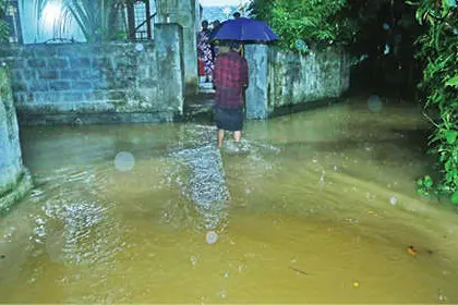 കനത്തമഴ: കഞ്ചിക്കോട്ട് വീടുകളിൽ അഴുക്കുവെള്ളം കയറി