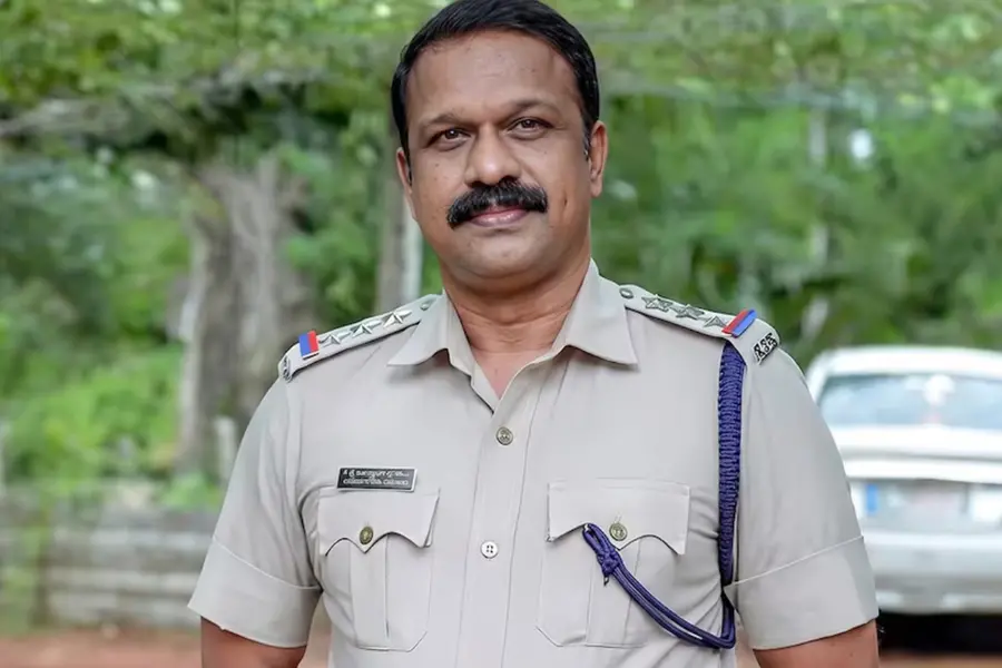 വിവാഹവാഗ്ദാനം നൽകി ഗർഭിണിയാക്കി ബന്ധത്തിൽനിന്ന് പിന്മാറി; സി.ഐ.ക്ക് സസ്പെൻഷൻ, ഗുരുതര ആരോപണങ്ങളുമായി യുവതി