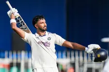 ഒരു റണ്ണകലെ ദേവ്ദത്തിന് ഇരട്ട സെഞ്ചുറി നഷ്ടമായി; ന്യൂസീലൻഡ് എയ്‌ക്കെതിരെ ഇന്ത്യയുടെ തിരിച്ചുവരവ്