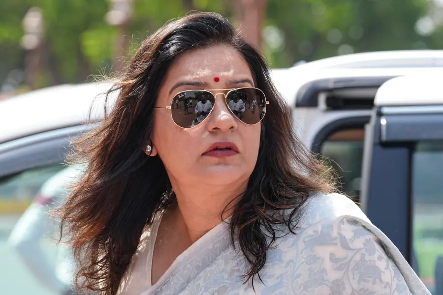 Priyanka Chaturvedi.jpg