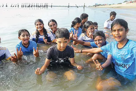 മലതാണ്ടിച്ചെന്നു കടലിനെ തൊട്ടു