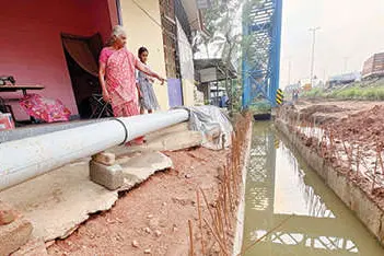 ദേശീയപാത നവീകരണം പൊല്ലാപ്പായി