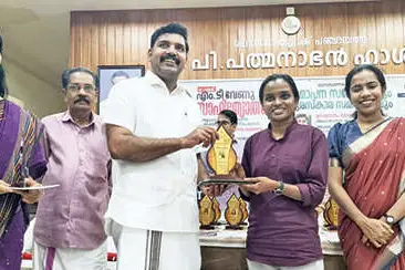 പുതുനാമ്പുകൾക്ക് വേദിയൊരുക്കി എം.ടി. വേണു സാഹിത്യോത്സവം