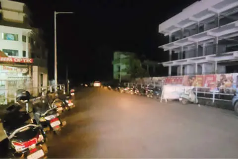 ലിങ്ക് റോഡ് ഇരുട്ടിൽത്തന്നെ...