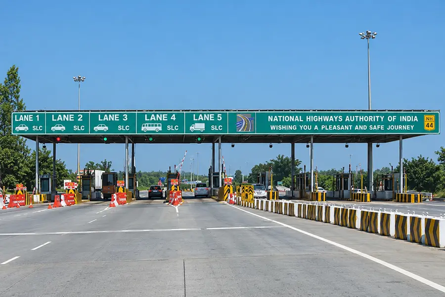 Indian Highway Toll Plaza Gateway.png
