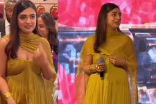 നസ്രിയയുടെ വസ്ത്രം കണ്ട് ഇത്ര അസ്വസ്ഥരാകുന്നത് എന്തിന്?