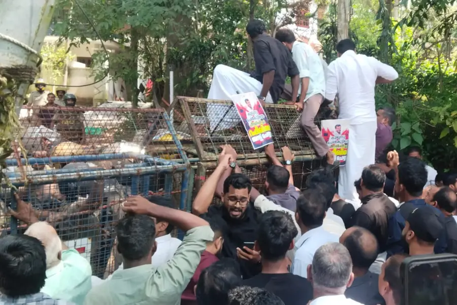 Clashes break out during protest march to Kozhikode Rural SP office