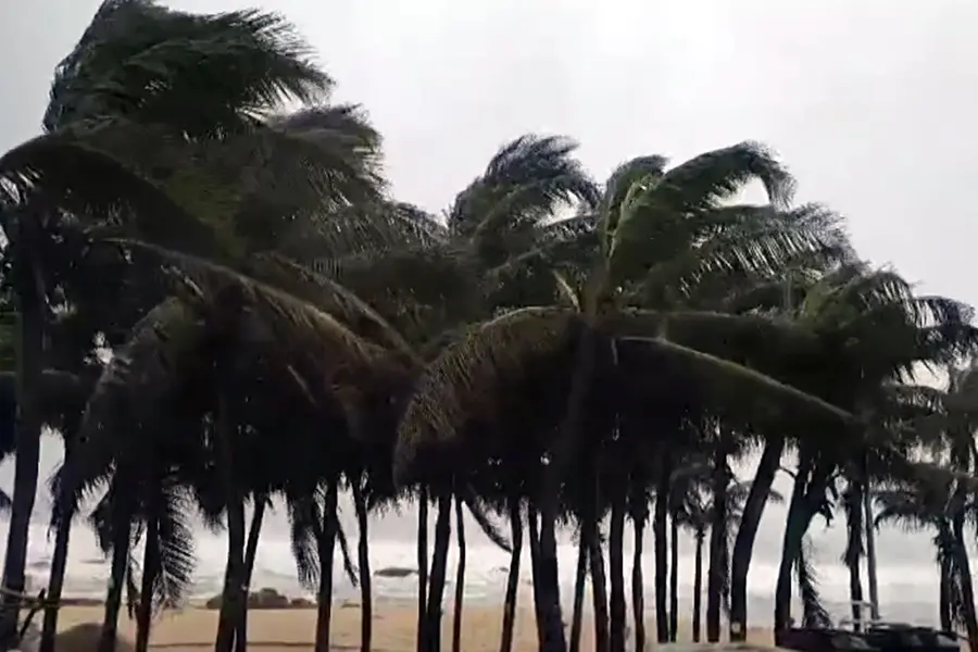 A view of inclement weather conditions due to Cyclone Arnab, in Visakhapatnam on Tuesday.(ANI Video Grab)