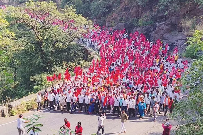 വരൾച്ചാ ദുരിതാശ്വാസം: പ്രതിഷേധവുമായി കർഷകർ മുംബൈയിലേക്ക്