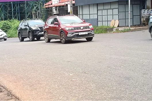 ബൈപ്പാസ് സിഗ്‌നലിൽ സീബ്രാലൈനുകൾ മാഞ്ഞു