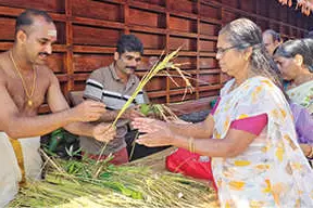 ഐശ്വര്യത്തിന്റെ നിറച്ചാർത്തുമായി തുലാപ്പത്ത് പുത്തിരി ആഘോഷം