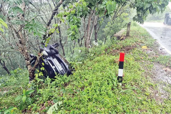സുരക്ഷാവേലിയില്ല; കൊയ്യം റോഡിൽ അപകടങ്ങൾ പതിവാകുന്നു