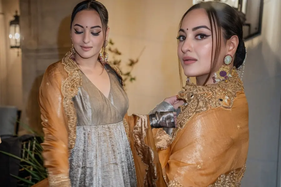 Sonakshi Sinha’s pre-Diwali look in silver-gold anarkali has all things royal