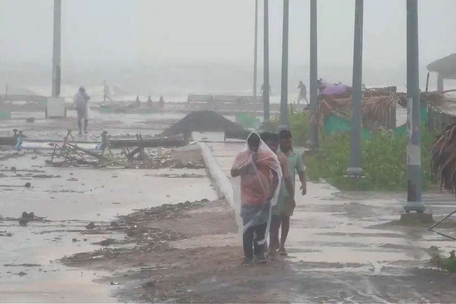 Cyclone Arnab, Cyclone Arnab landfall, Cyclone Arnab latest updates, Andhra Pradesh cyclone, Odisha cyclone alert