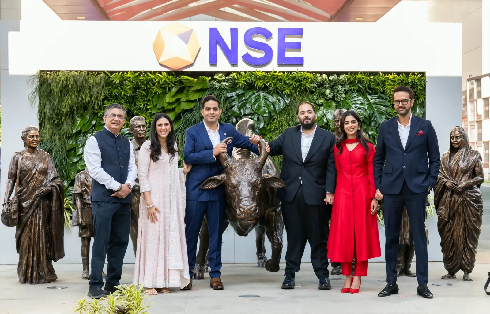 From Left to Right: Ashish Kumar Chauhan, MD&CEO, National Stock Exchange, Shloka Ambani, Akash Ambani, MD, Jio Platforms, Anant Ambani, Isha Ambani, Anand Piramal