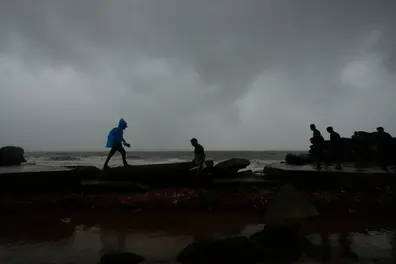 Cyclone Arnab weakens, but heavy rain and hailstorms threaten several states