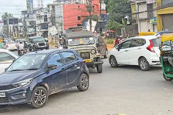 ശ്രീകാര്യം ഫ്ലൈ ഓവർ നിർമാണം വേഗത്തിലാക്കും -മുഖ്യമന്ത്രി