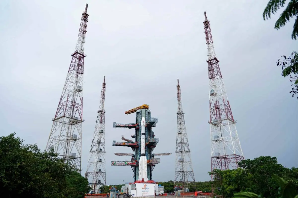 വിക്ഷേപണത്തിന്റെ ഒരുക്കങ്ങള് അവസാനഘട്ടത്തില് | Photo - ISRO