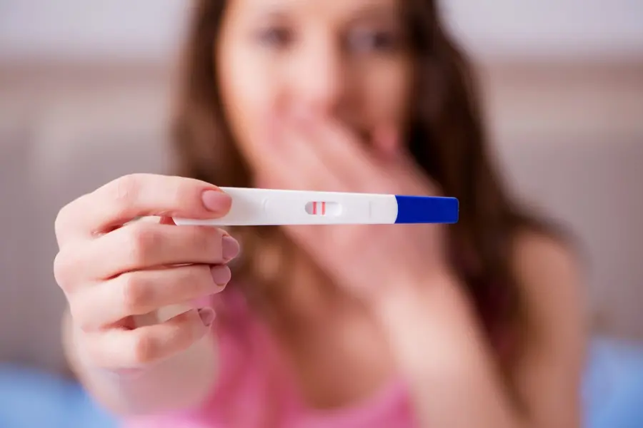 first trimester, pregnancy early symptoms, signs, pregnant