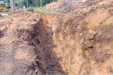 മാമ്പഴത്തറയിൽ കിടങ്ങുനിർമാണം പുരോഗമിക്കുന്നു