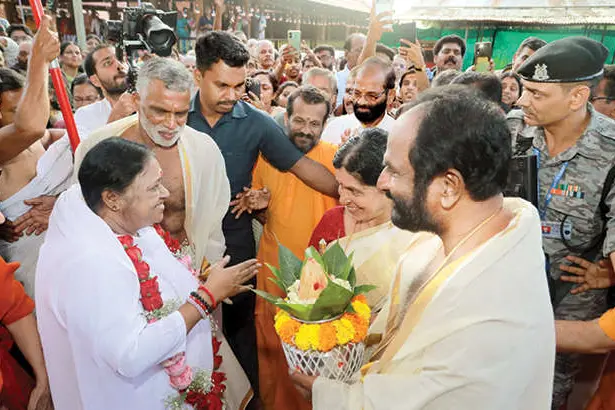 മാതാ അമൃതാനന്ദമയി മാനന്തവാടിയിലെത്തി