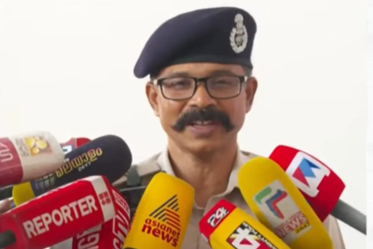 കൊച്ചി സിറ്റി പോലീസ് മുന് കമ്മിഷണര് കാളിരാജ് മഹേഷ് കുമാര്