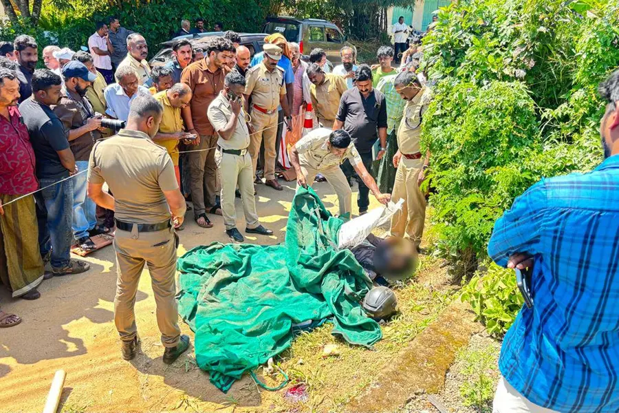 ഭാര്യയെ ഓഫീസിൽനിന്നും പിടിച്ചിറക്കി കമ്പിപ്പാരവെച്ച് തലയ്ക്കടിച്ചു; പിന്നാലെ സ്വയം വെടിയുതിർത്ത് ജീവനൊടുക്കി ഭർത്താവ്