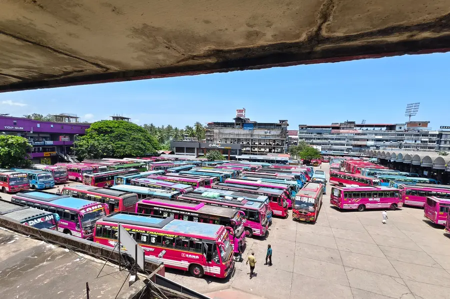 private bus