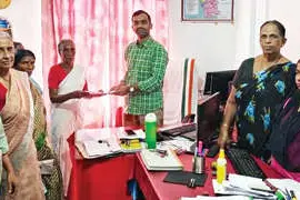 ഗ്രാമീണ പോസ്റ്റ് ഓഫീസുകൾ പൂട്ടി; വലഞ്ഞ് പ്രായമായവർ...