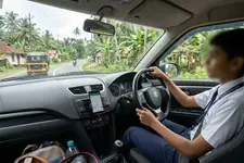 'കുട്ടി ഡ്രൈവിങ്' കൗതുകമല്ല, കുറ്റമാണ്, പിടിക്കപ്പെട്ടാൽ ലൈസൻസിന്‌ 25വയസ് വരെ കാക്കണം, വേറെയും ശിക്ഷ