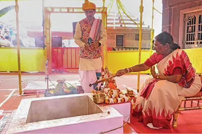രാംകുണ്ഡിൽ ധ്വജാരോഹണം നടത്തി രാഷ്ട്രപതി