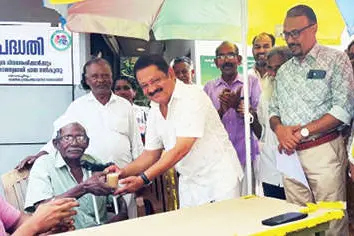 കേരളപ്പിറവിയിൽ എഴുപത് കഴിഞ്ഞവർക്ക് വേങ്ങരയിൽ ‘സ്‌നേഹച്ചായ’