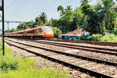 പള്ളത്തെത്താൻ, പാളം കടക്കാൻ വേണം ‘അടിപ്പാത’